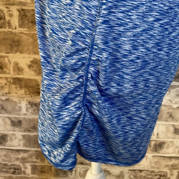 Calvin Klein Performance tee. Size L. Quick dry. Blue. Peekaboo back. - Picture 8 of 13